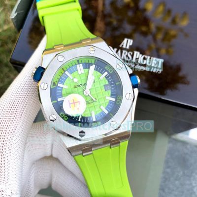 Replica Audemars Piguet Royal Oak Offshore Diver SS Green Dial Green Rubber Strap 42MM